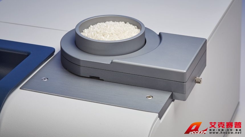 積分球用于在漫反射中測量固體和半固體。可選樣品旋轉器確保不同類樣品的測量具有高度的可重復性。