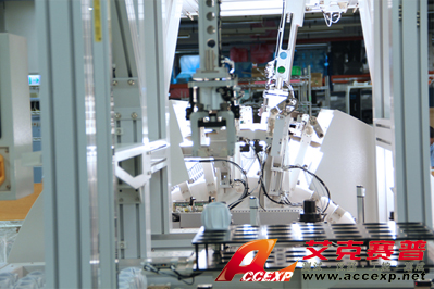 Chroma Model 5102 高速 LED 球泡燈線上量測系統圖片